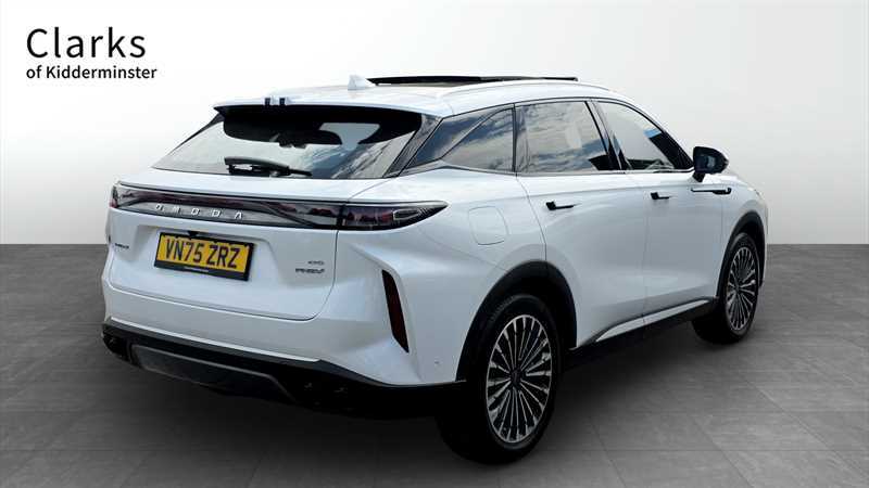 Omoda 9 1.5T Shs 34.46Kwh Noble Suv Plug-in Hyb White #3