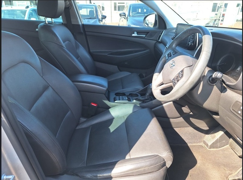 Hyundai Tucson Grey #3