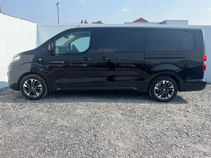Vauxhall Vivaro 50Kwh Ultimate Mpv Lwb 8 Seat, Black #3