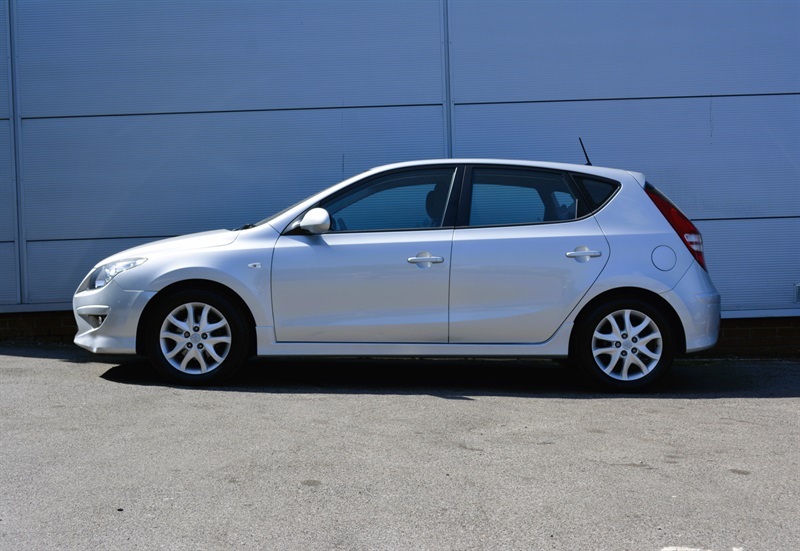 Hyundai I30 1.6 Crdi Comfort Hatchback Euro Silver #3