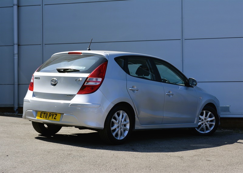 Hyundai I30 1.6 Crdi Comfort Hatchback Euro Silver #6