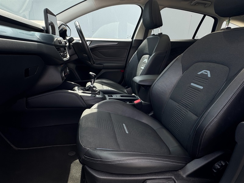 Ford Focus 1.0 Ecoboost 125 Zetec White #10