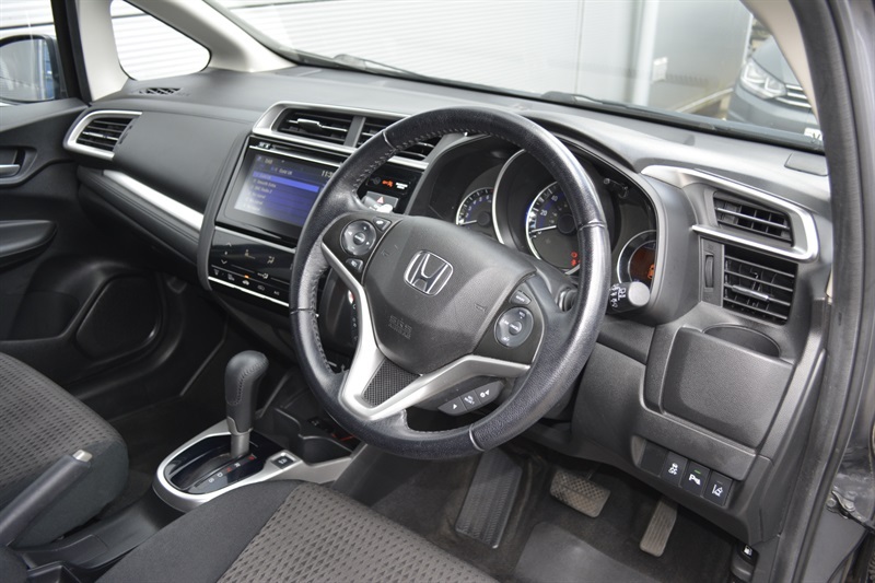 Honda Jazz 1.3 I-vtec S Red #10