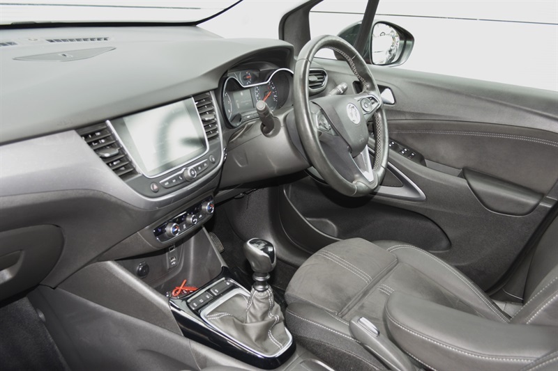 Vauxhall Crossland Ultimate White #14