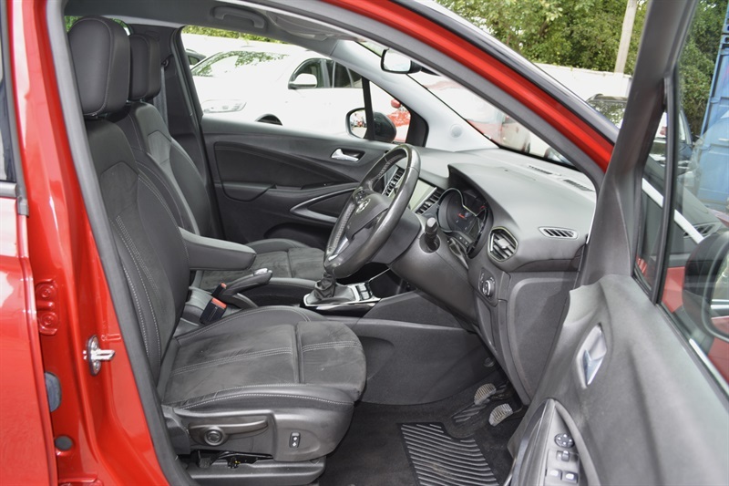 Vauxhall Crossland Ultimate White #8