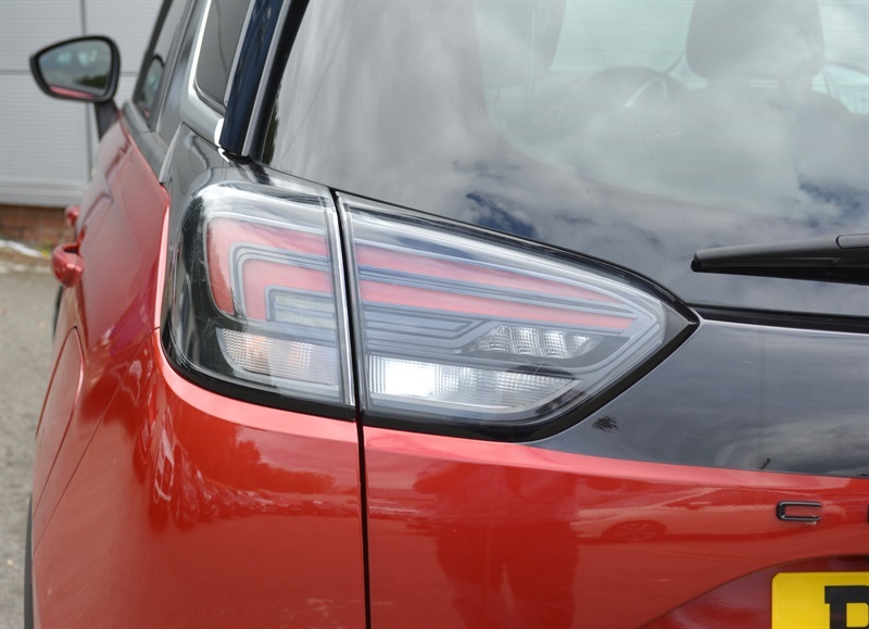 Vauxhall Crossland Ultimate White #26