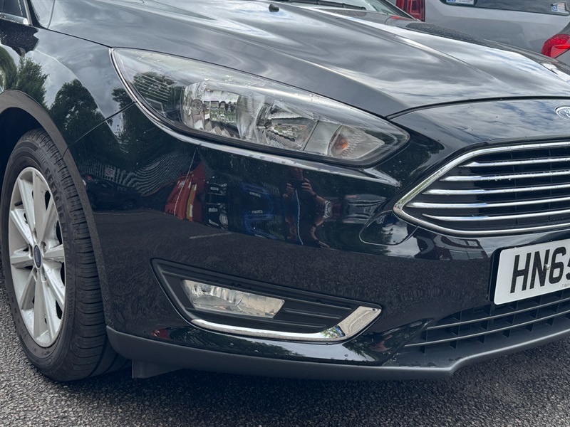 Ford Focus 1.0T Ecoboost Titanium Hatchback Black