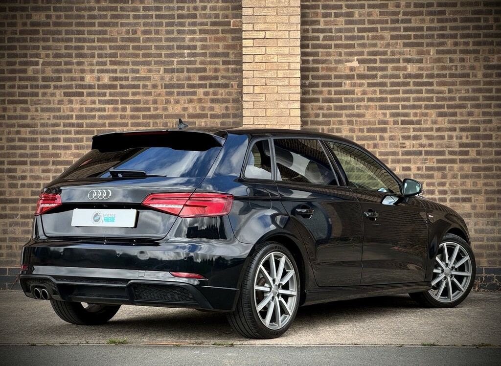 Audi A3 1.5 Tfsi Cod Black Edition Black #4