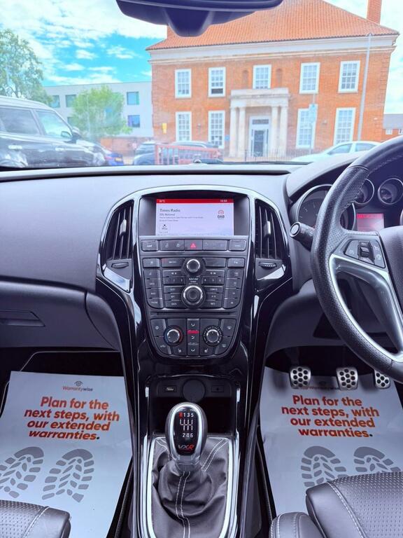 Vauxhall Astra GTC 1.6I Turbo Sri Euro 6 Ss White #40