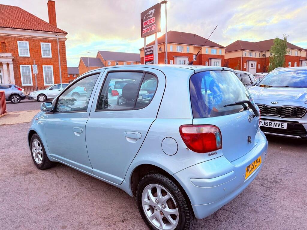 Toyota Yaris 1.3 Vvt-i T Spirit Blue #4