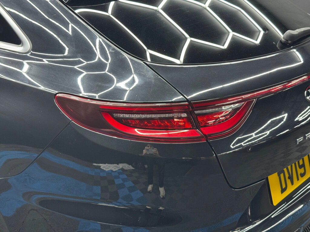 Kia Proceed White #41