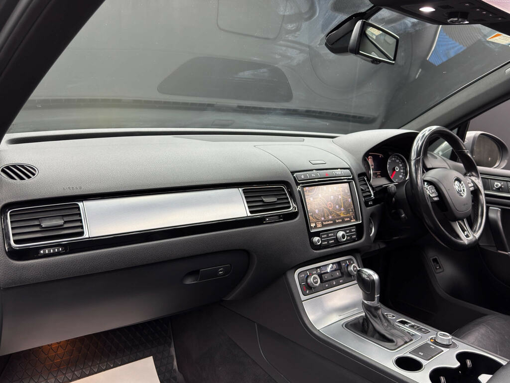 Volkswagen Touareg 3.0 Tdi V6 Bluemotion Tech R-line Suv T White #11