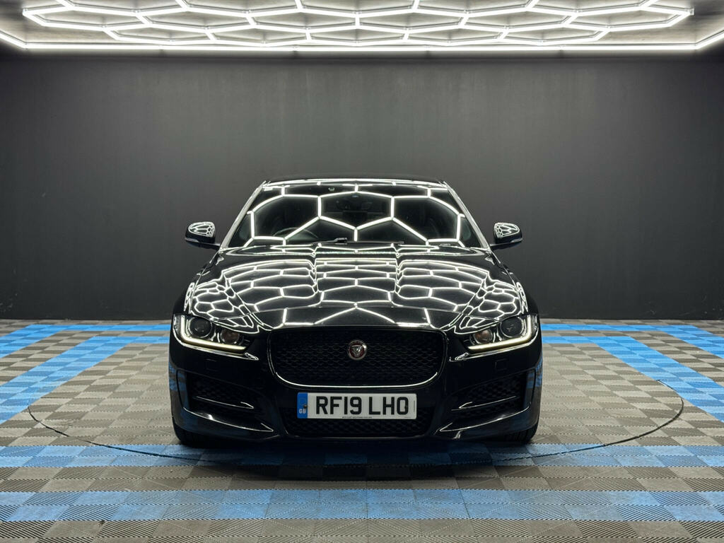 Jaguar XE 2.0I Gpf R-sport Euro 6 Ss Black #2