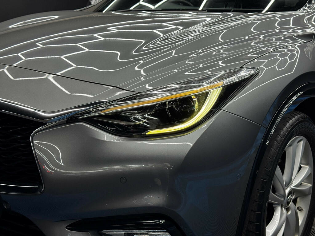 Infiniti Q30 Premium Tech D Black #43