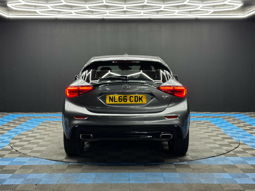 Infiniti Q30 1.6T Premium Tech Euro 6 Ss Grey #6