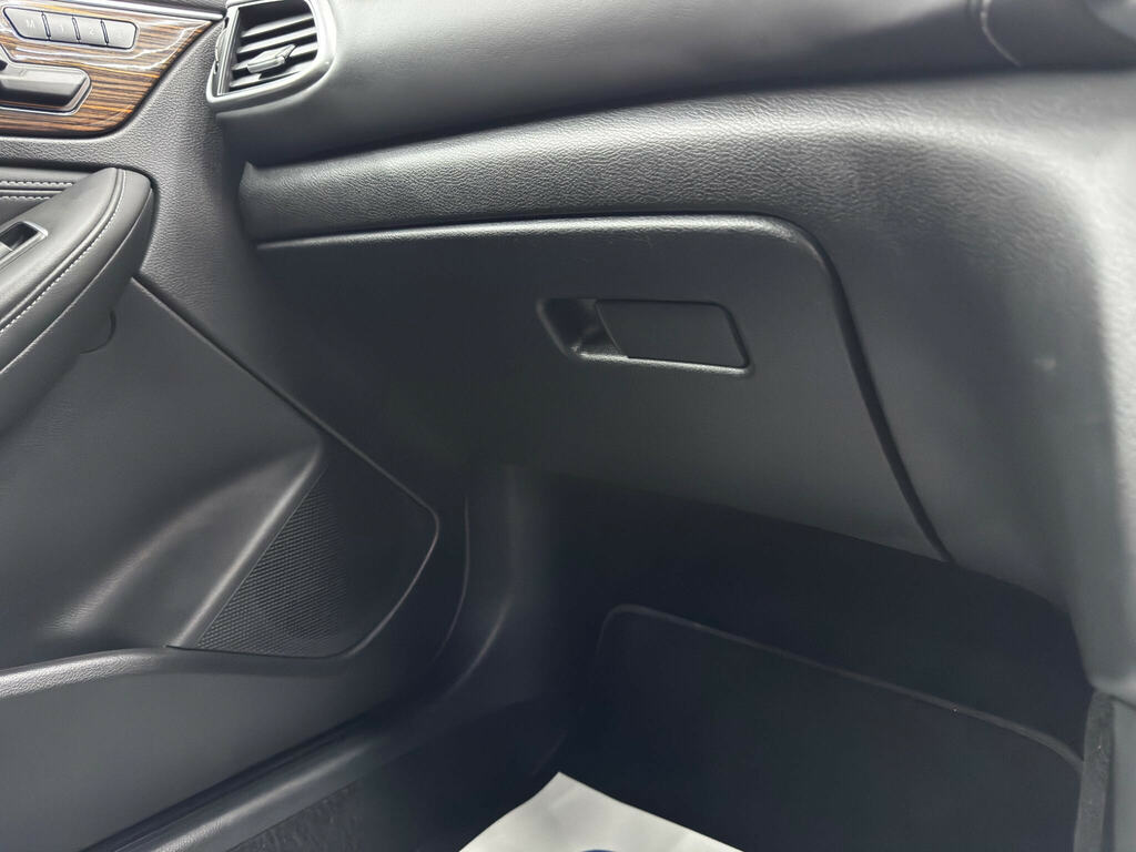 Infiniti Q30 Premium Tech D Black #33