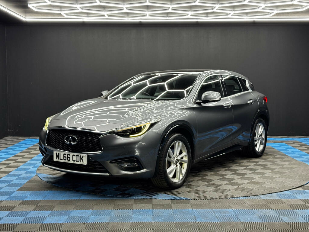Infiniti Q30 1.6T Premium Tech Euro 6 Ss Grey #3