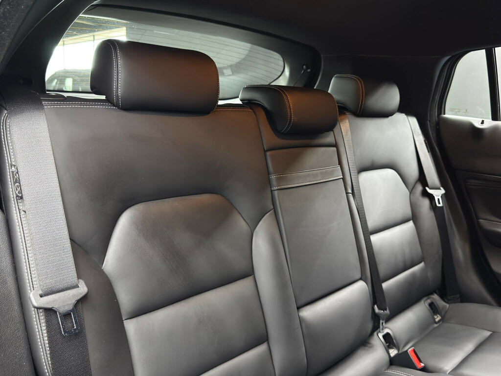 Infiniti Q30 Premium Tech D Black #15