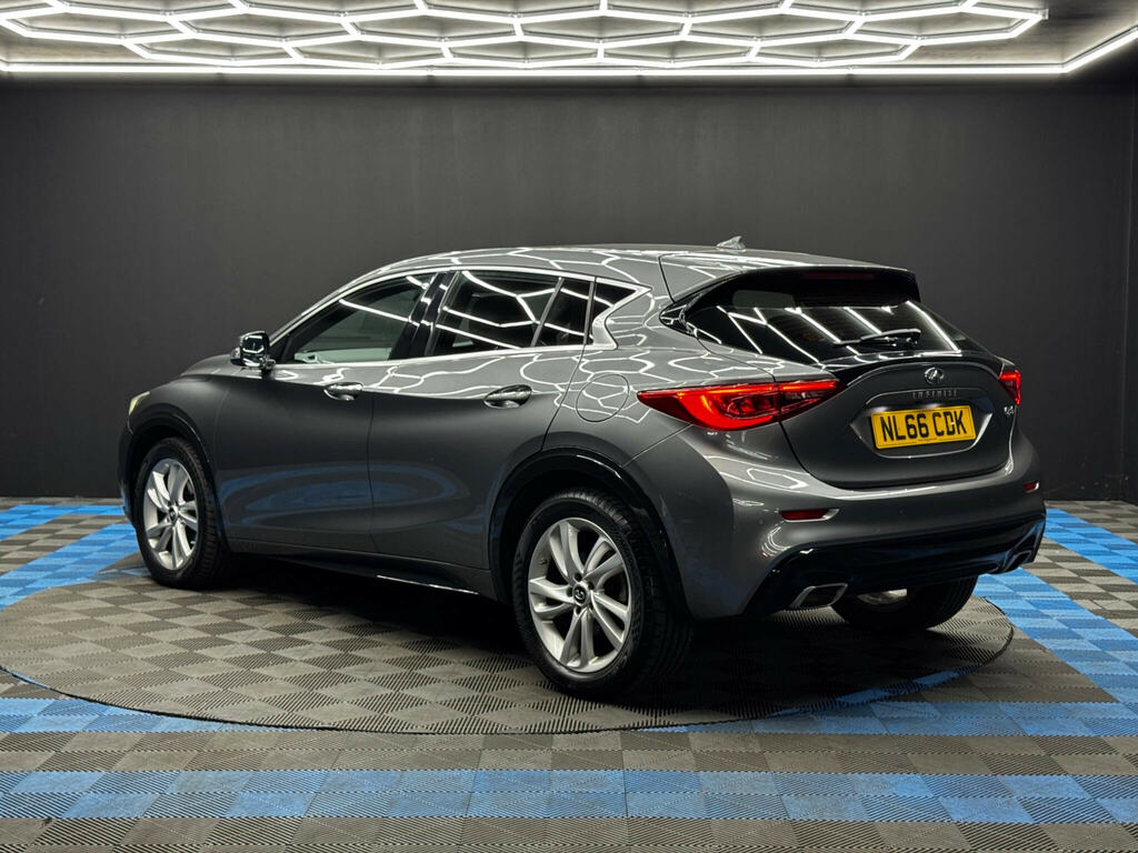 Infiniti Q30 Premium Tech D Black #7