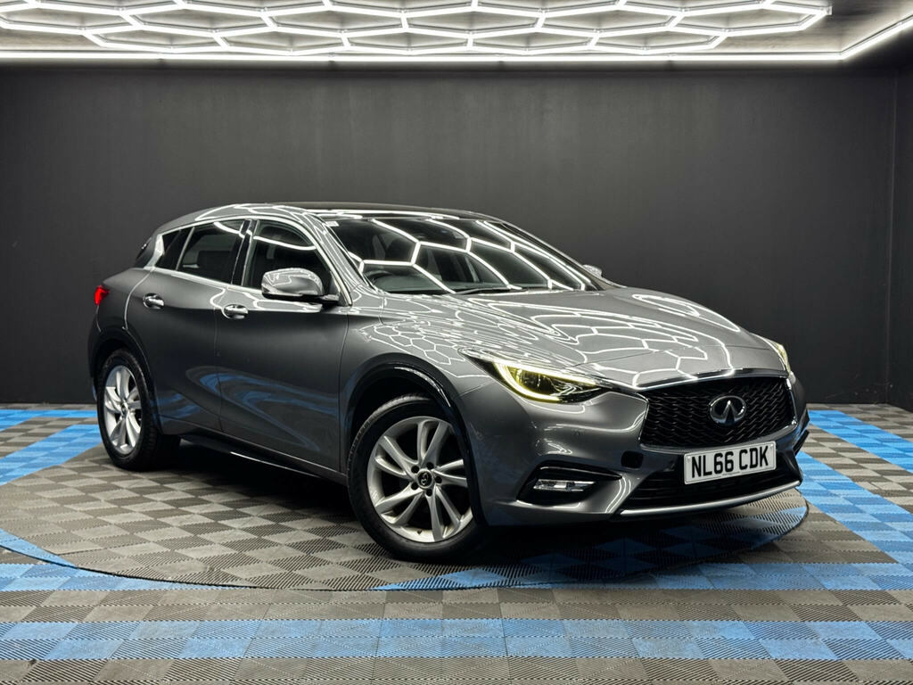 Infiniti Q30 1.6T Premium Tech Euro 6 Ss Grey