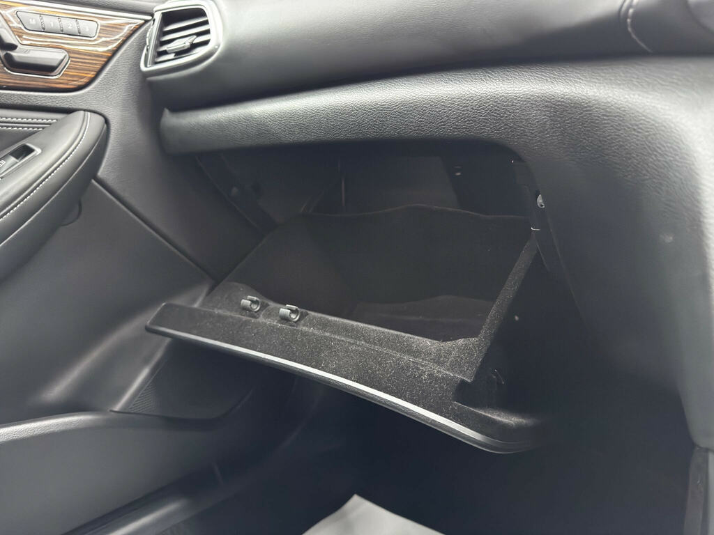 Infiniti Q30 Premium Tech D Black #34