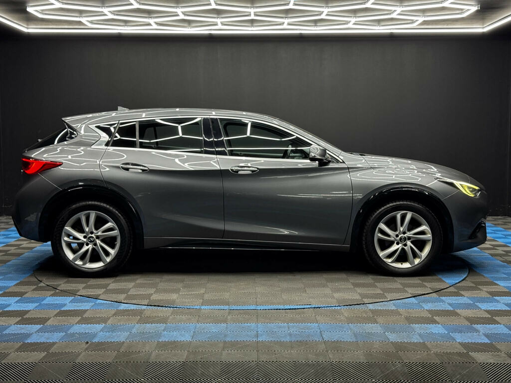 Infiniti Q30 1.6T Premium Tech Euro 6 Ss Grey #4
