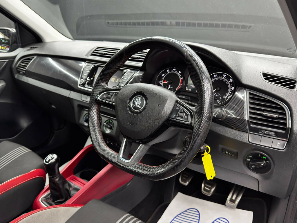 Skoda Fabia 1L S White #9