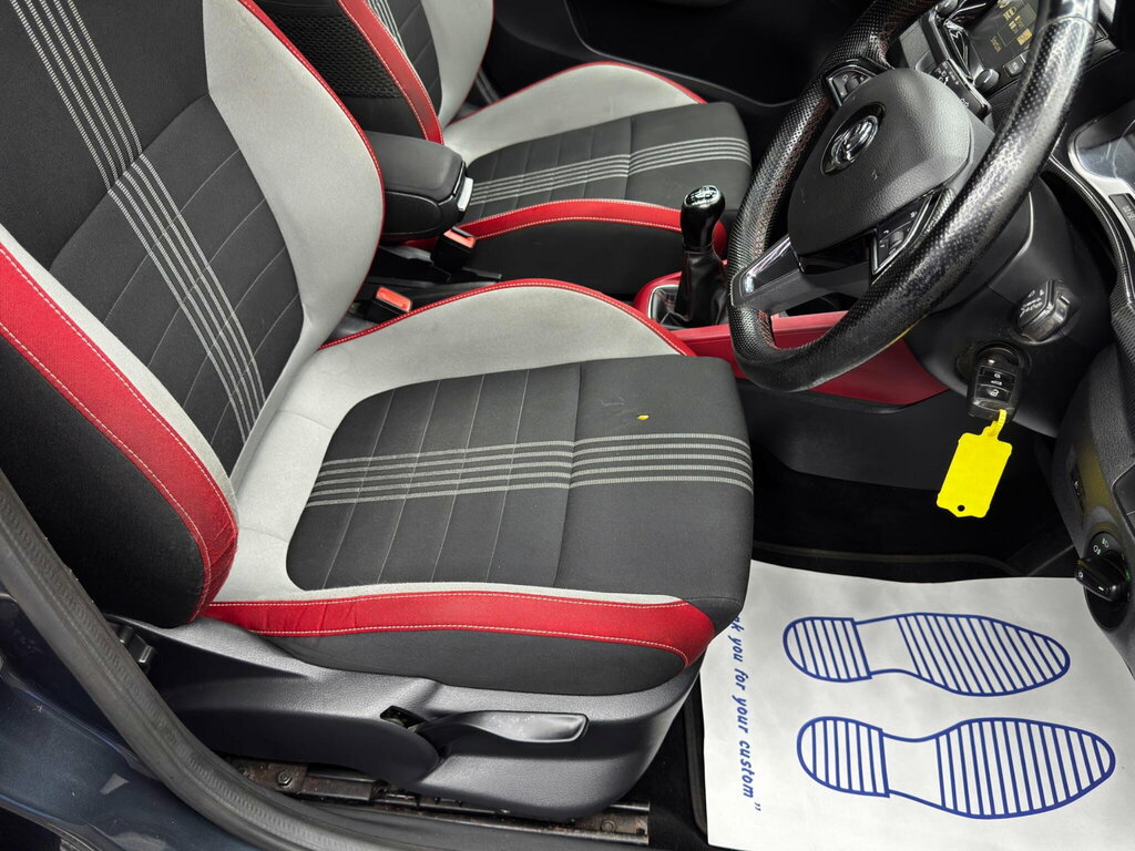 Skoda Fabia 1L S White #13