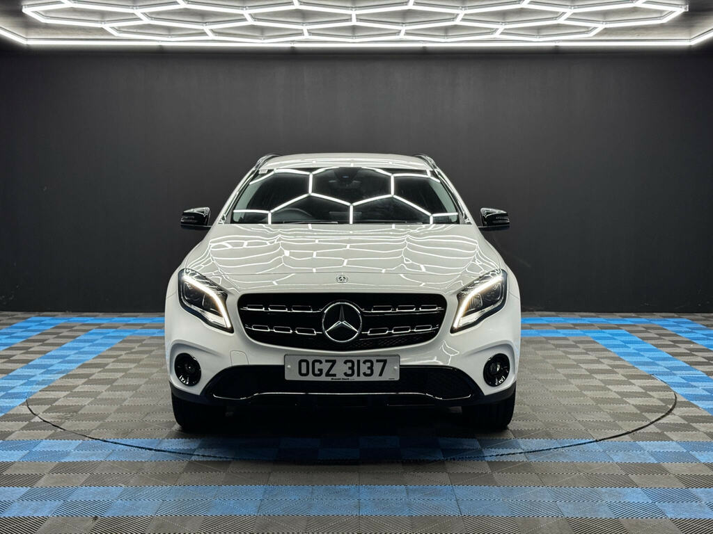 Mercedes-Benz GLA Class 1.6 Gla180 Urban Edition Euro 6 Ss White #2