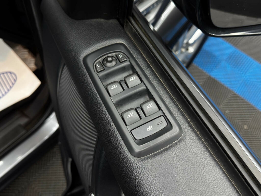 Land Rover Discovery 4 Gold #36