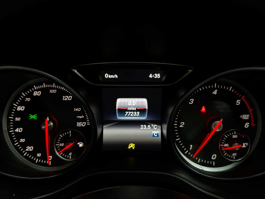 Mercedes-Benz GLA Class Gla 200 D Se Executive Blue #23