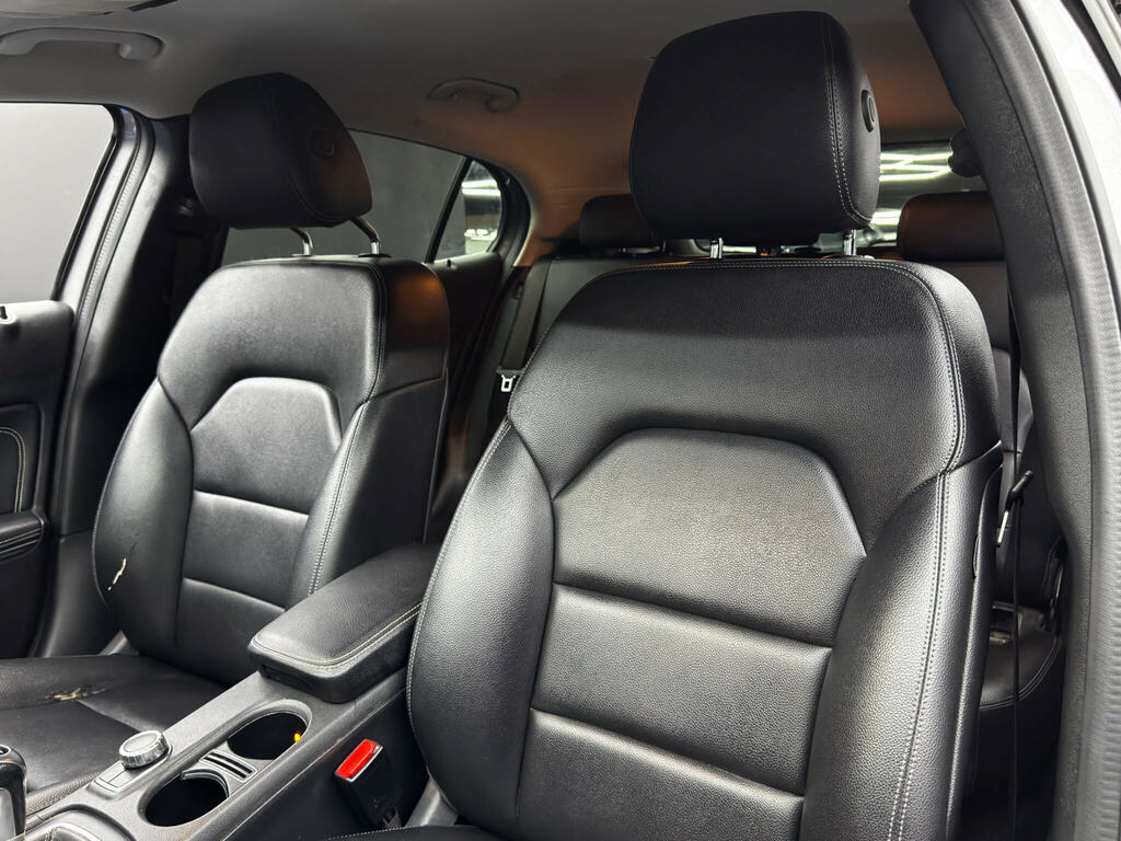 Mercedes-Benz GLA Class Gla 200 D Se Executive Blue #14