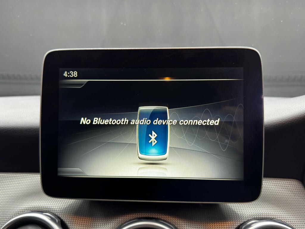 Mercedes-Benz GLA Class Gla 200 D Se Executive Blue #30