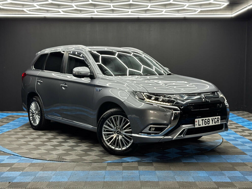 Mitsubishi Outlander 2.4H Twinmotor 13.8Kwh 4Hs Cvt 4Wd Euro 6 Ss Grey