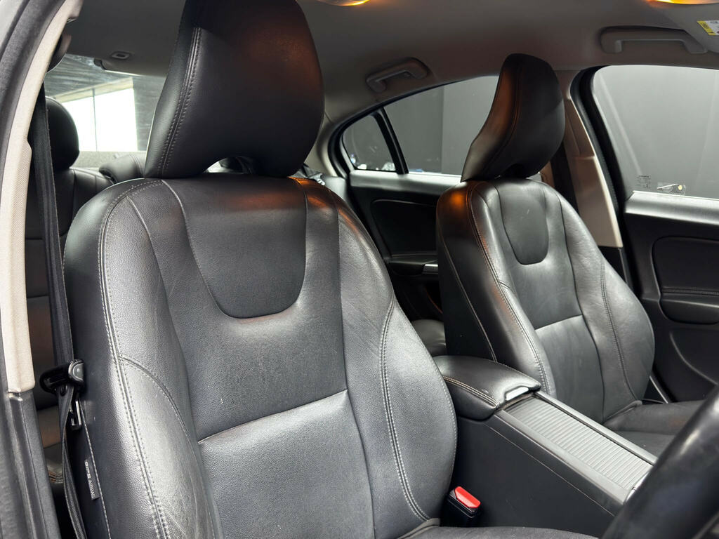 Volvo S60 D2 120 R Design Nav Black #12