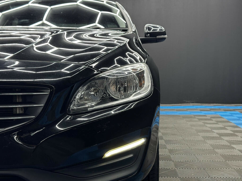 Volvo S60 D2 120 R Design Nav Black #42