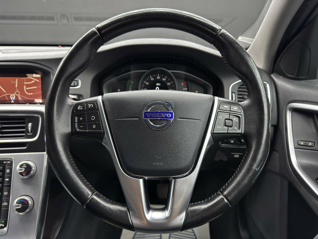 Volvo S60 D2 120 R Design Nav Black #18