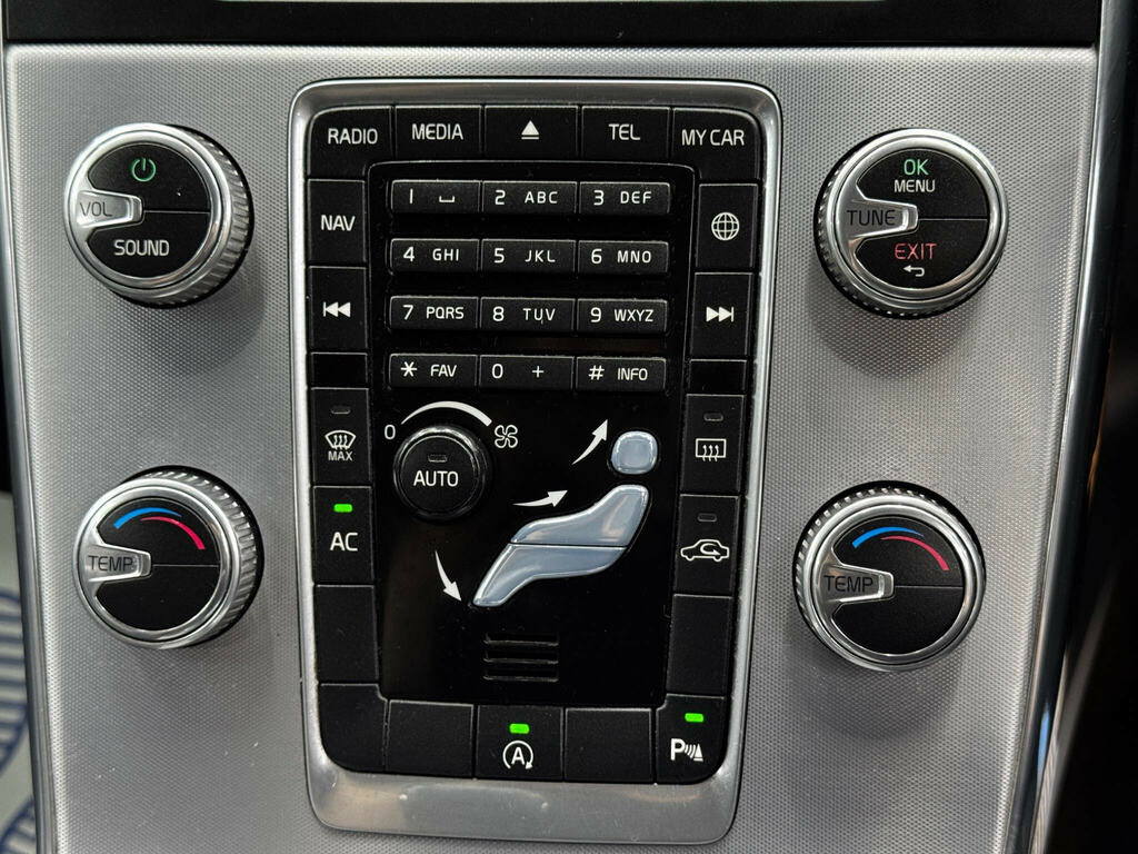 Volvo S60 D2 120 R Design Nav Black #26