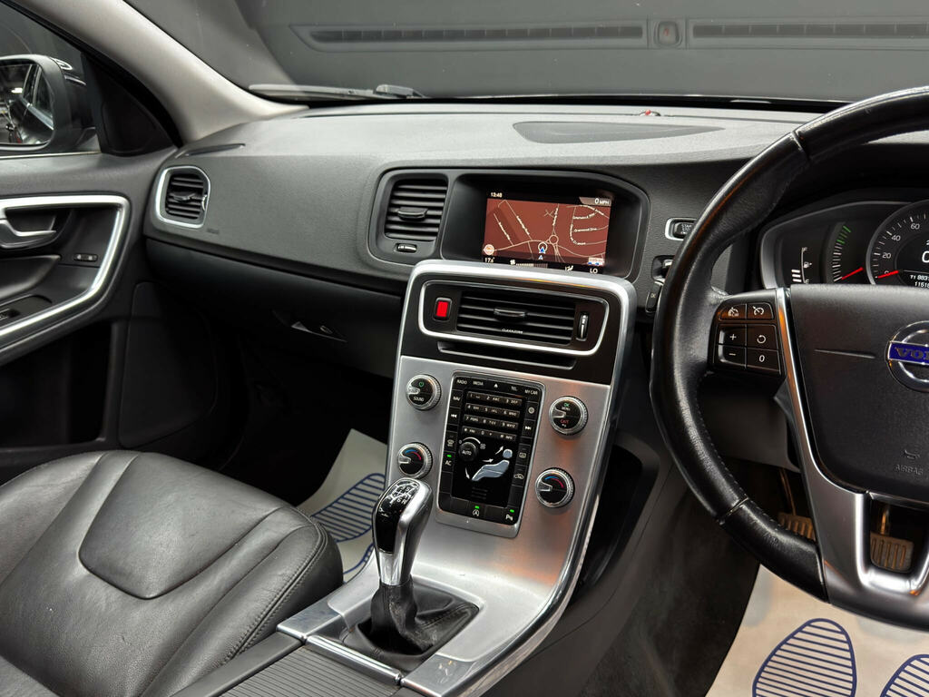 Volvo S60 D2 120 R Design Nav Black #21