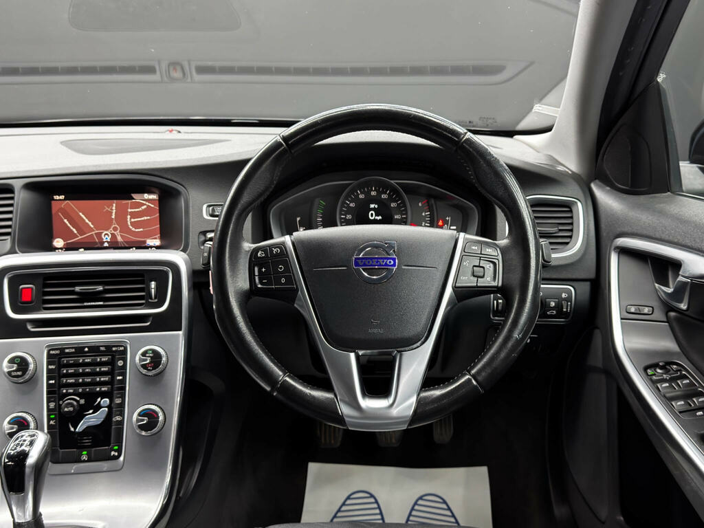 Volvo S60 D2 120 R Design Nav Black #17