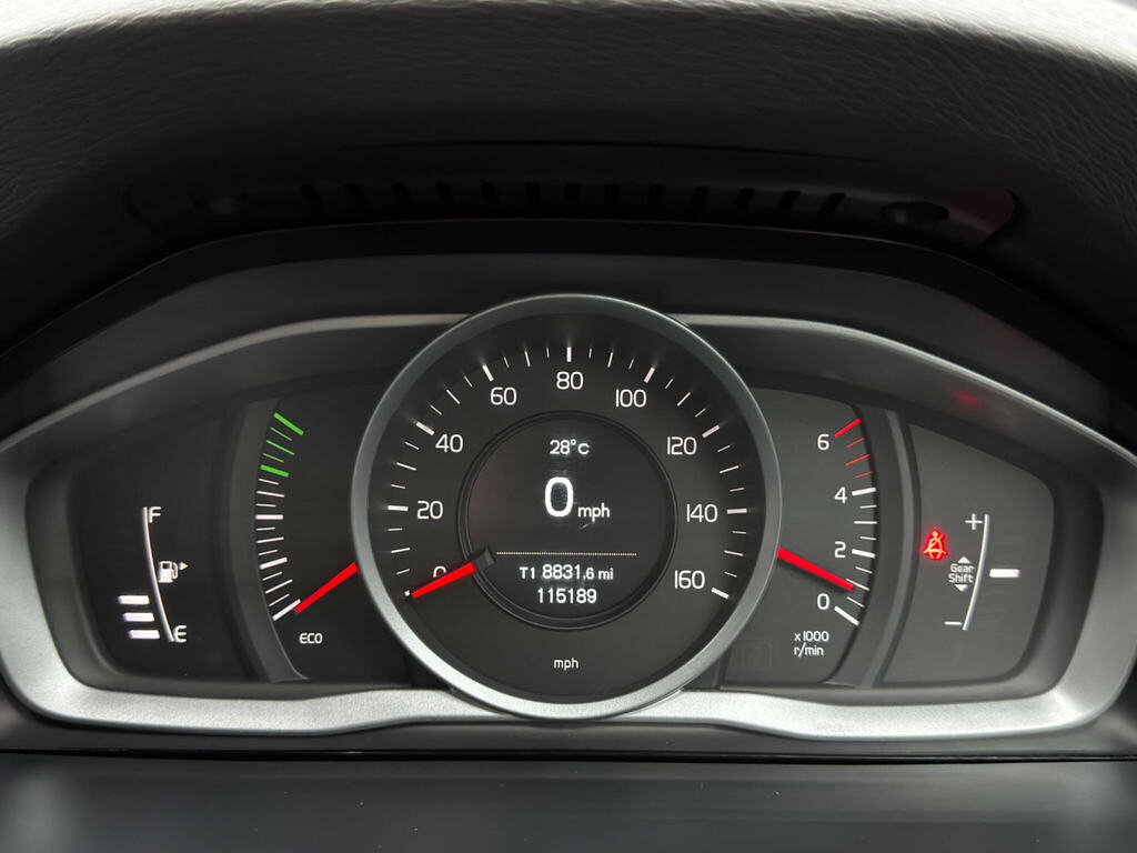 Volvo S60 D2 120 R Design Nav Black #22