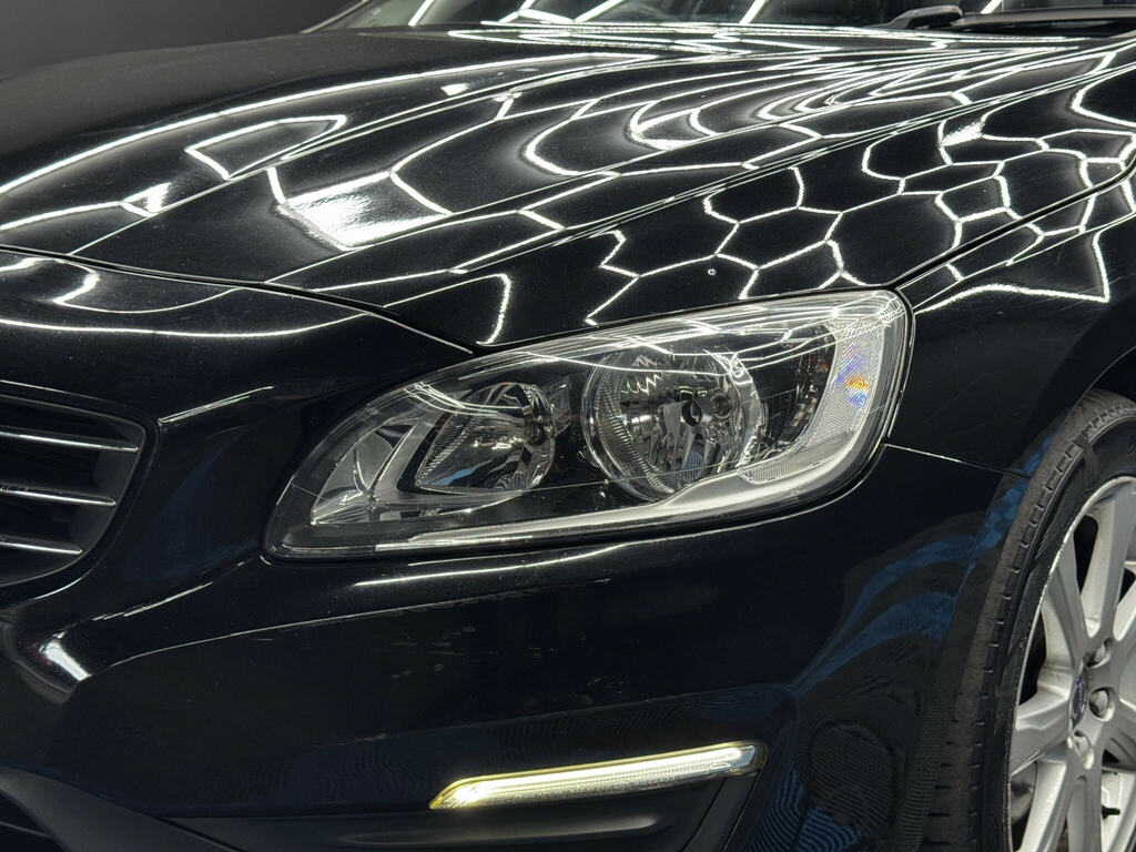 Volvo S60 D2 120 R Design Nav Black #43