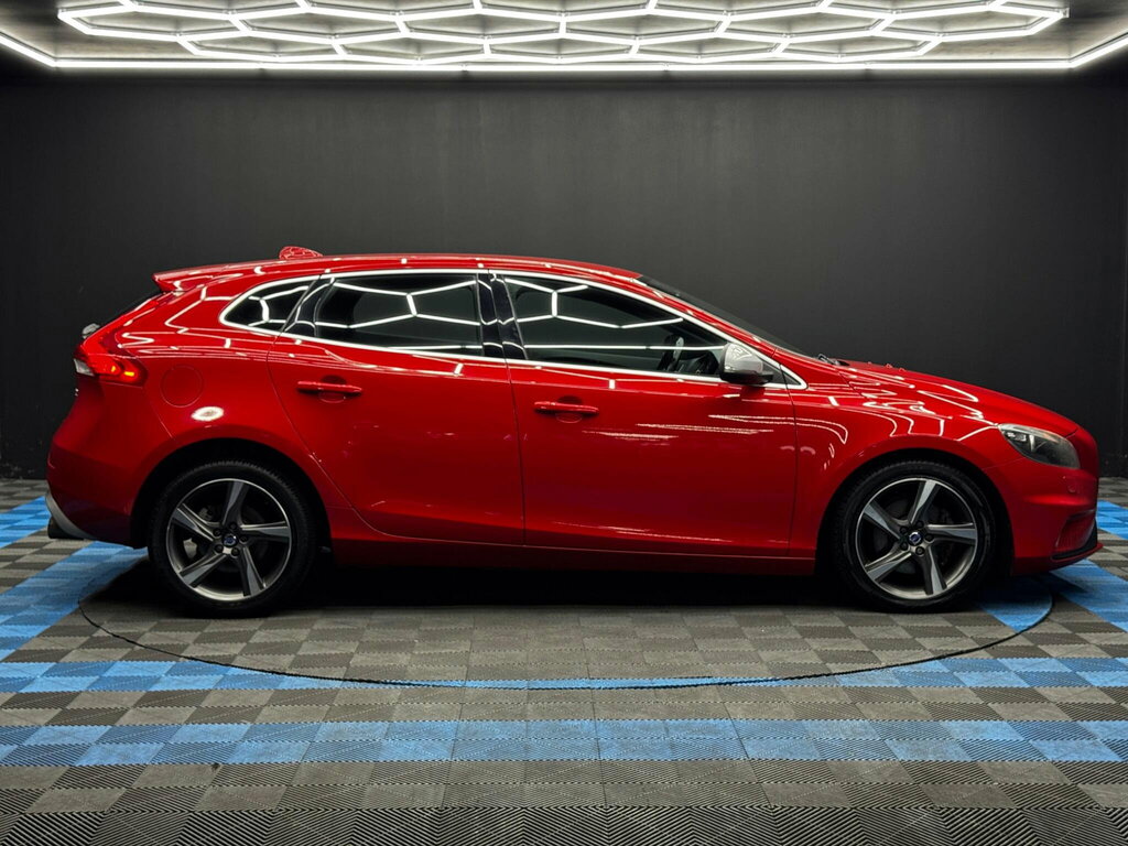 Volvo V40 2.0 T2 R-design Euro 6 Ss Red #4