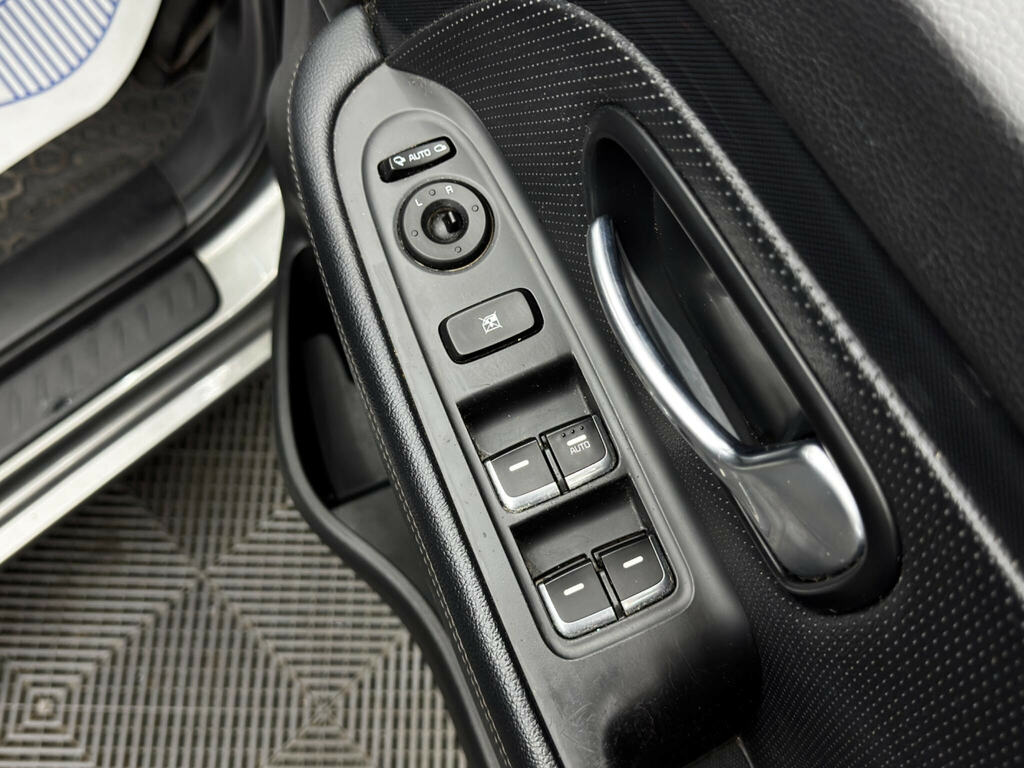 Kia Carens 1.7 2 Ecodynamics Crdi 114 Bhp Black #39