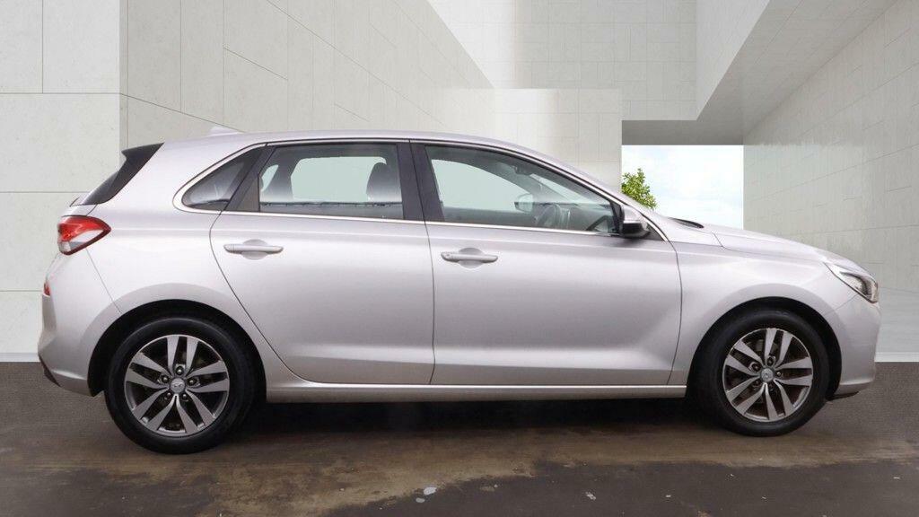 Hyundai I30 1.4 T-gdi Blue Drive Se Nav Euro 6 Ss Silver #4