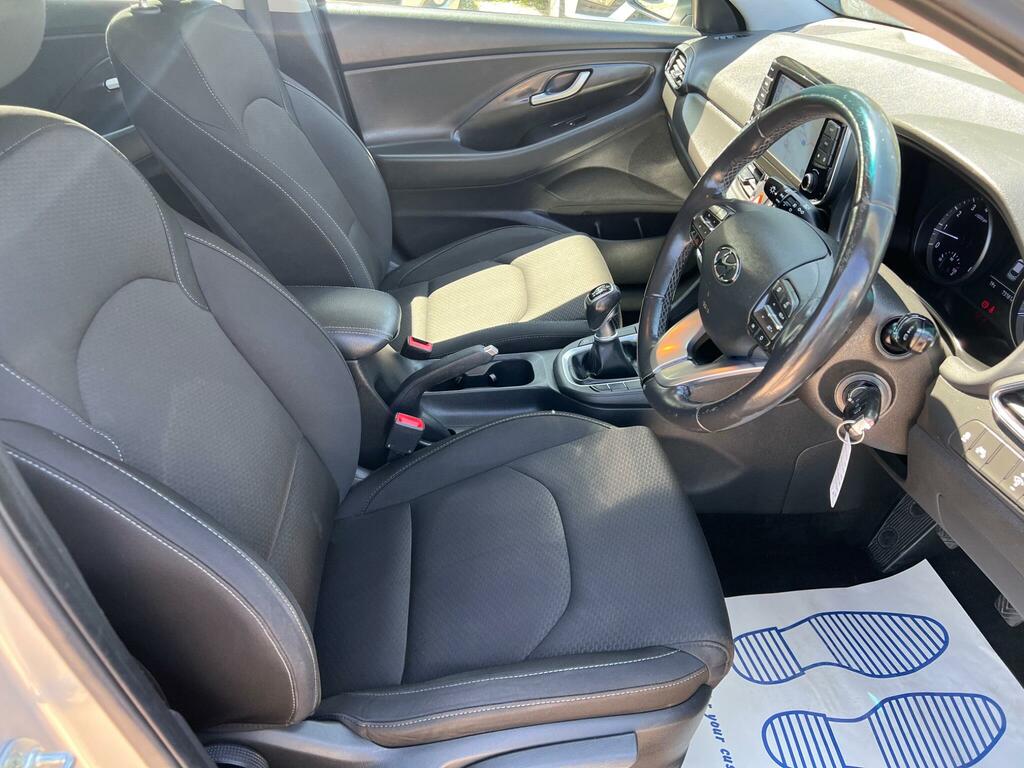 Hyundai I30 1.4 T-gdi Blue Drive Se Nav Dct Euro 6 Ss Blue #37