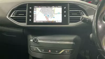 Peugeot 308 1.6 Bluehdi 120 Allure Eat6 Silver #10