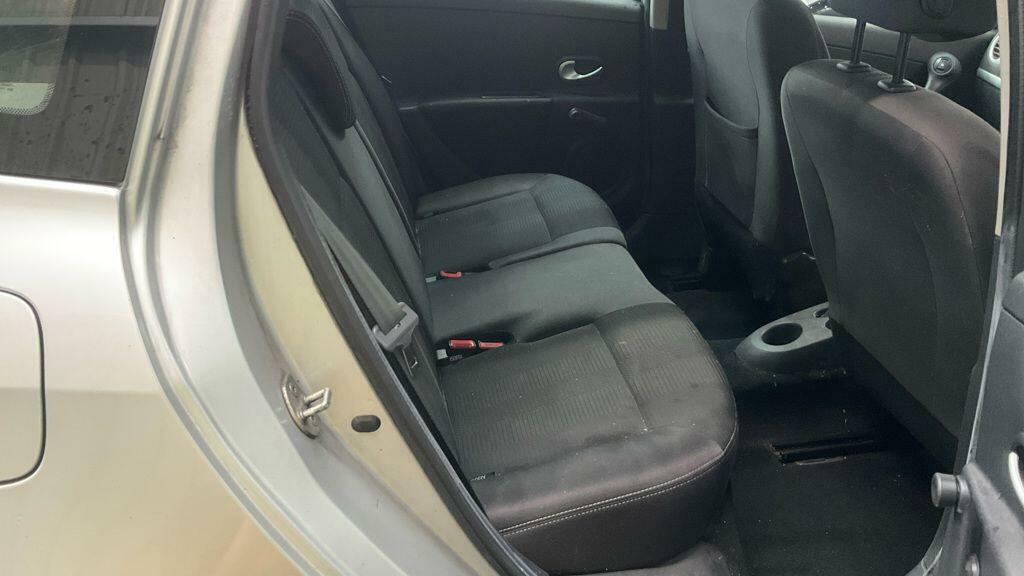 Renault Clio 1.5 Dci Dynamique Sport Tourer Tom Tom Silver #5