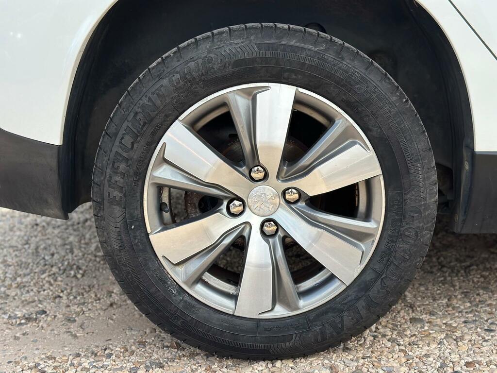 Peugeot 2008 1.2 Vti Active White #44