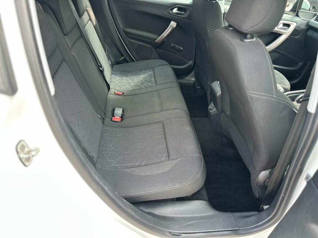 Peugeot 2008 1.2 Vti Active White #36